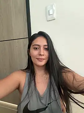 Snapshot of Sophie__Foxxx chatting on April 19, 2026, 6:10 pm Sophie Foxxx online show from April 19, 2026, 6:10 pm