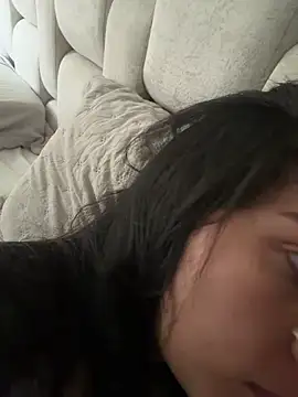 Sophie  Foxxx online show from December 15, 2025, 2:12 pm