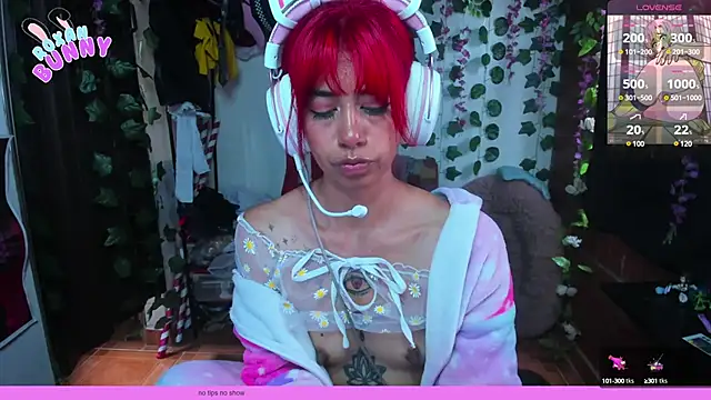 Snapshot of Roxanbunny1 chatting on March 4, 2025, 2:21 pm Roxanbunny1 online show from March 4, 2025, 2:21 pm