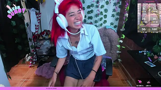 Snapshot of Roxanbunny1 chatting on March 4, 2025, 5:24 pm Roxanbunny1 online show from March 4, 2025, 5:24 pm