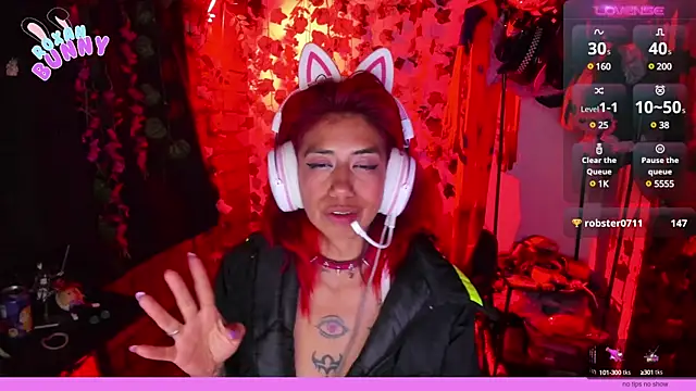 Snapshot of Roxanbunny1 chatting on February 9, 2025, 2:28 am Roxanbunny1 online show from February 9, 2025, 2:28 am