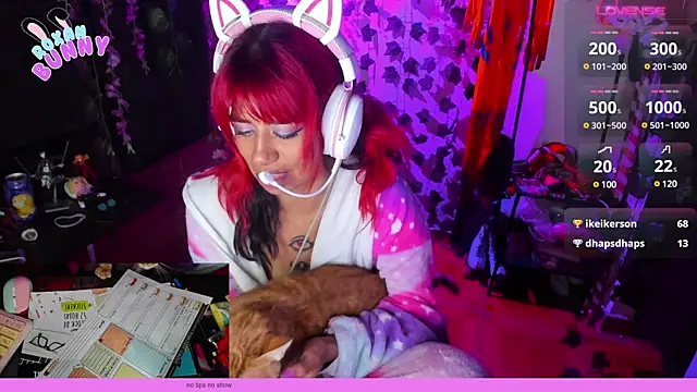 Snapshot of Roxanbunny1 chatting on February 10, 2025, 7:36 am Roxanbunny1 online show from February 10, 2025, 7:36 am