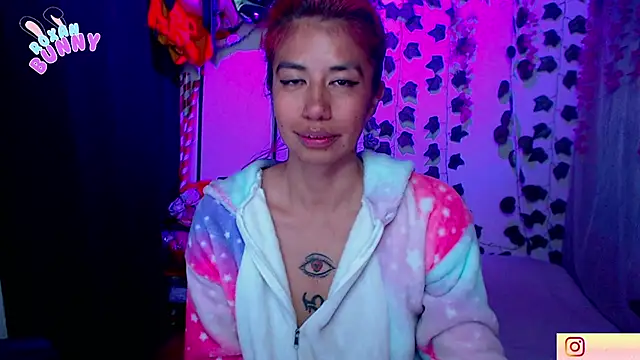 Snapshot of Roxanbunny1 chatting on September 9, 2025, 6:45 am Roxanbunny1 online show from September 9, 2025, 6:45 am