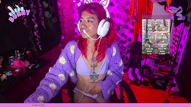 Snapshot of Roxanbunny1 chatting on February 16, 2025, 1:36 am Roxanbunny1 online show from February 16, 2025, 1:36 am