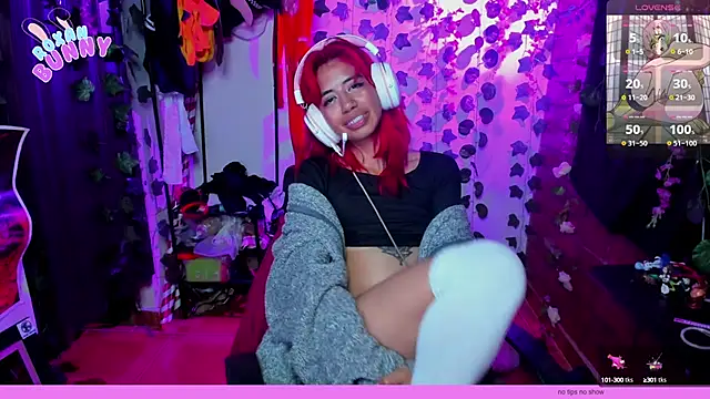 Snapshot of Roxanbunny1 chatting on March 15, 2025, 6:03 am Roxanbunny1 online show from March 15, 2025, 6:03 am