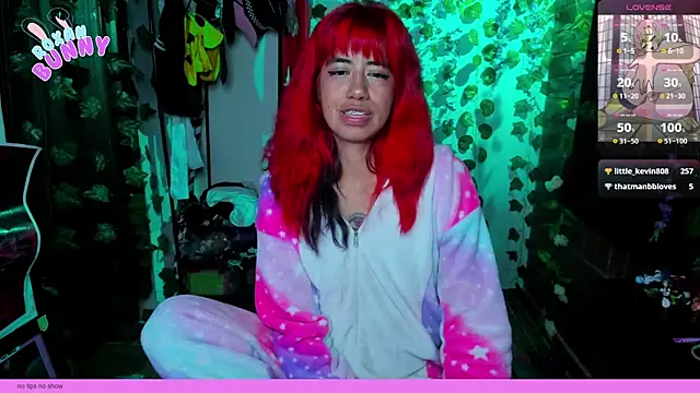 Snapshot of Roxanbunny1 chatting on March 15, 2025, 9:09 am Roxanbunny1 online show from March 15, 2025, 9:09 am