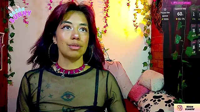 Snapshot of Roxanbunny1 chatting on November 27, 2025, 4:24 am Roxanbunny1 online show from November 27, 2025, 4:24 am