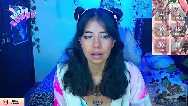 Snapshot of Roxanbunny1 chatting on December 16, 2025, 6:50 am Roxanbunny1 online show from December 16, 2025, 6:50 am
