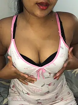 Snapshot of Rose_Olivia chatting on January 27, 2025, 12:58 pm Rose Olivia online show from January 27, 2025, 12:58 pm