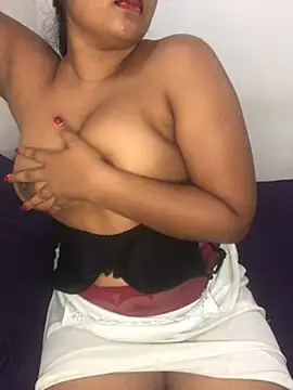 Snapshot of Rose_Olivia chatting on February 9, 2025, 2:07 pm Rose Olivia online show from February 9, 2025, 2:07 pm