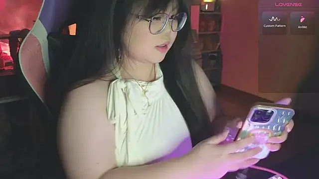 ANNELIESE  online show from September 17, 2025, 2:08 pm