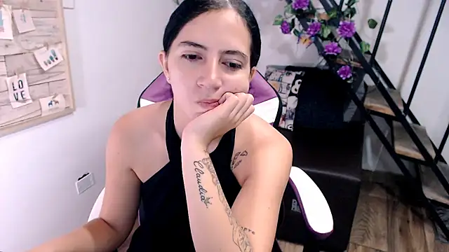 samantha baby  online show from March 31, 2026, 4:31 pm