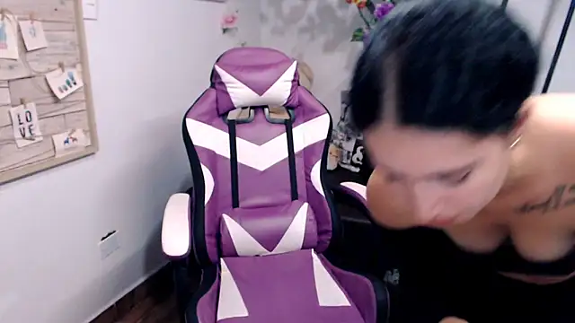 samantha baby  online show from February 24, 2026, 2:23 am