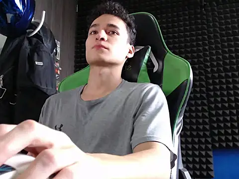 Curly Angel24 online show from January 13, 2026, 2:10 pm