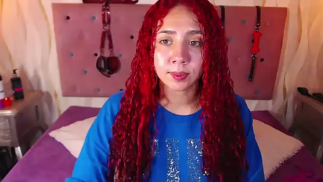 IsabelaLatina online show from February 23, 2026, 5:13 pm