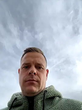 Snapshot of Danii0790 chatting on November 1, 2025, 9:47 am Danii0790 online show from November 1, 2025, 9:47 am