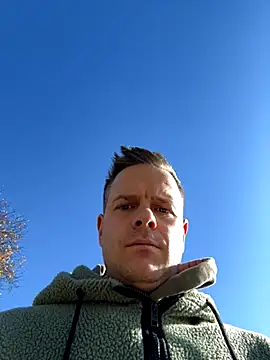 Snapshot of Danii0790 chatting on October 18, 2025, 8:49 am Danii0790 online show from October 18, 2025, 8:49 am