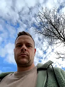 Snapshot of Danii0790 chatting on November 15, 2025, 9:35 am Danii0790 online show from November 15, 2025, 9:35 am