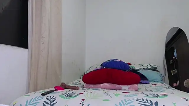 Snapshot of ari_sexy1 chatting on February 12, 2026, 3:06 am ari sexy1 online show from February 12, 2026, 3:06 am