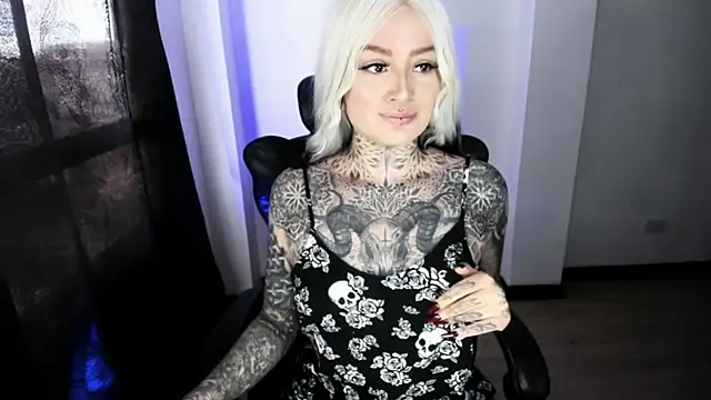 Anaii Gomez online show from November 14, 2025, 7:17 pm