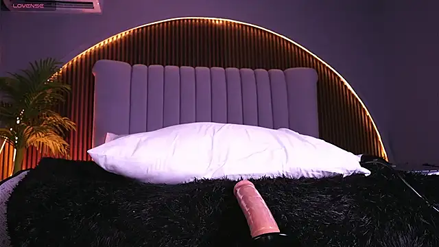 Snapshot of Victoriaxx_ chatting on December 15, 2025, 11:20 pm Victoriaxx online show from December 15, 2025, 11:20 pm