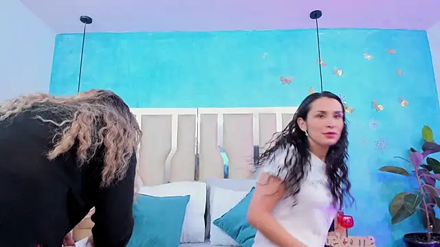 Snapshot of Layla_Sia chatting on February 7, 2026, 12:02 pm Layla Sia online show from February 7, 2026, 12:02 pm