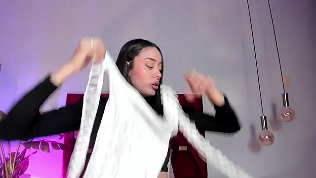 NoraDasilva online show from December 17, 2025, 12:37 am