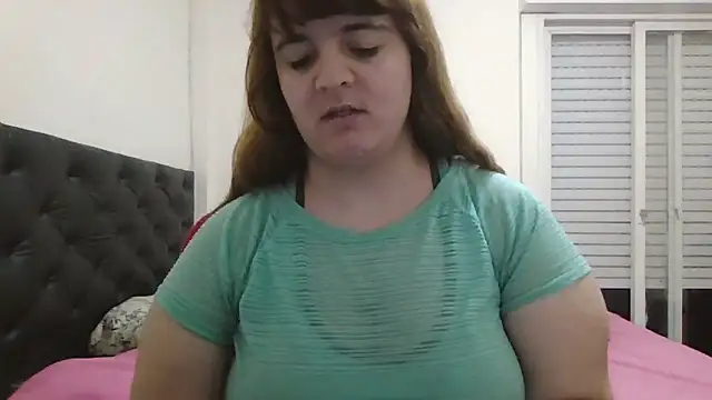 Snapshot of Bombon_ok chatting on November 13, 2025, 5:11 am Bombon ok online show from November 13, 2025, 5:11 am