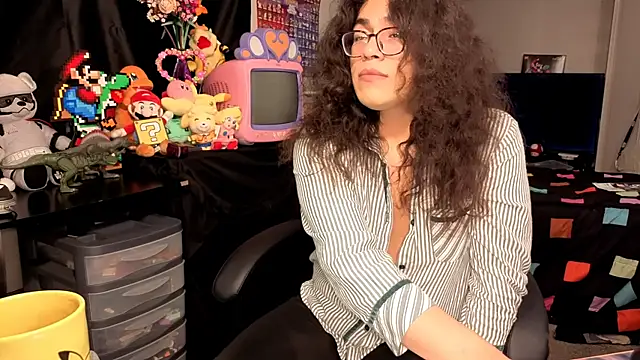 Snapshot of ShinyCherub chatting on October 27, 2025, 10:22 pm ShinyCherub online show from October 27, 2025, 10:22 pm