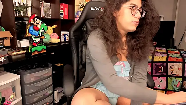 Snapshot of ShinyCherub chatting on November 9, 2025, 11:14 am ShinyCherub online show from November 9, 2025, 11:14 am