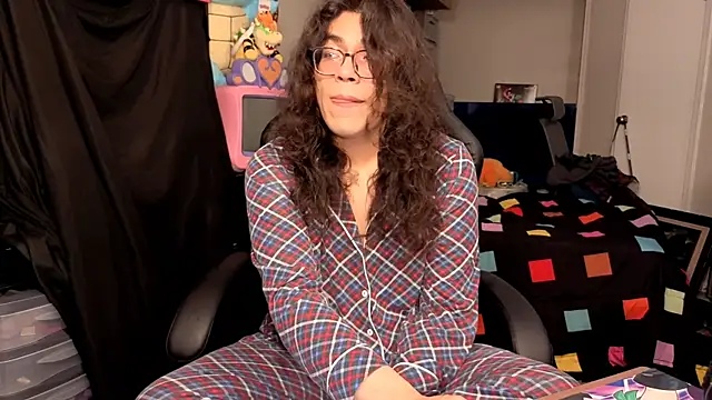 Snapshot of ShinyCherub chatting on November 21, 2025, 12:42 am ShinyCherub online show from November 21, 2025, 12:42 am