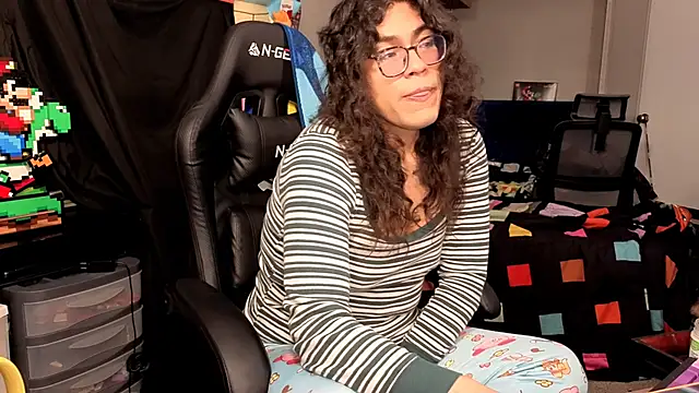 Snapshot of ShinyCherub chatting on November 15, 2025, 3:38 pm ShinyCherub online show from November 15, 2025, 3:38 pm