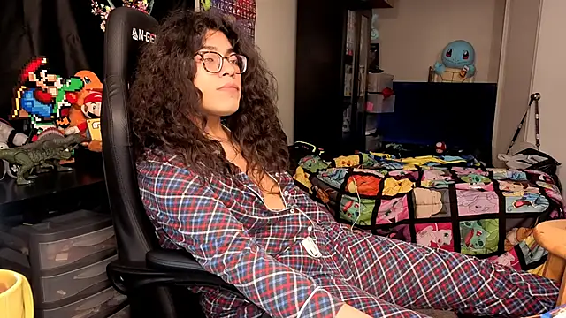 Snapshot of ShinyCherub chatting on October 30, 2025, 1:59 am ShinyCherub online show from October 30, 2025, 1:59 am