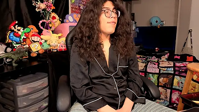 Snapshot of ShinyCherub chatting on November 4, 2025, 5:06 pm ShinyCherub online show from November 4, 2025, 5:06 pm