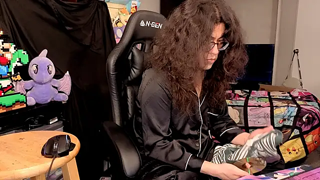 Snapshot of ShinyCherub chatting on December 18, 2025, 1:55 am ShinyCherub online show from December 18, 2025, 1:55 am