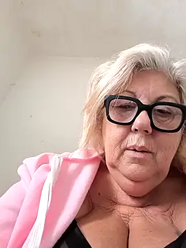 Snapshot of Merilulla chatting on October 25, 2025, 11:42 am Merilulla online show from October 25, 2025, 11:42 am