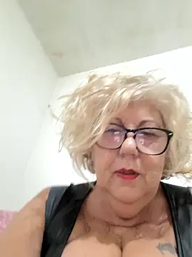 Snapshot of Merilulla chatting on November 23, 2025, 3:33 pm Merilulla online show from November 23, 2025, 3:33 pm