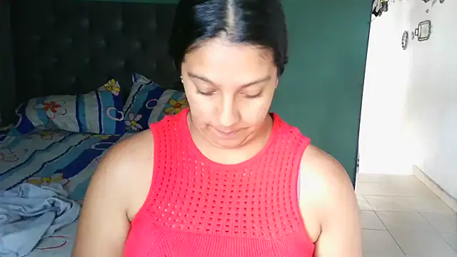 Snapshot of almaswan1 chatting on December 15, 2025, 5:52 pm almaswan1 online show from December 15, 2025, 5:52 pm