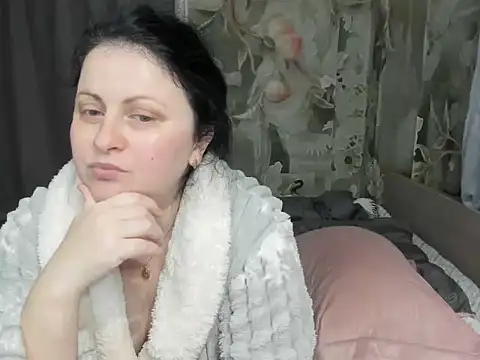 Snapshot of Lillian2 chatting on February 16, 2026, 5:22 pm Lillian2 online show from February 16, 2026, 5:22 pm