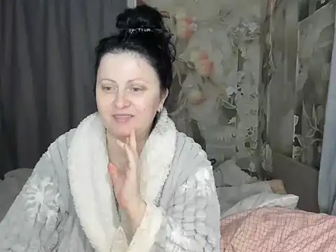 Snapshot of Lillian2 chatting on January 12, 2026, 4:30 am Lillian2 online show from January 12, 2026, 4:30 am