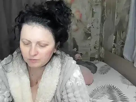 Snapshot of Lillian2 chatting on January 15, 2026, 11:13 am Lillian2 online show from January 15, 2026, 11:13 am