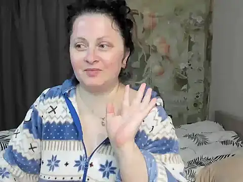 Snapshot of Lillian2 chatting on May 16, 2026, 5:28 am Lillian2 online show from May 16, 2026, 5:28 am