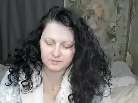 Snapshot of Lillian2 chatting on April 15, 2026, 8:53 pm Lillian2 online show from April 15, 2026, 8:53 pm