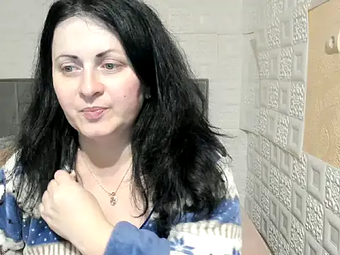 Lillian2 online show from March 10, 2025, 12:06 pm