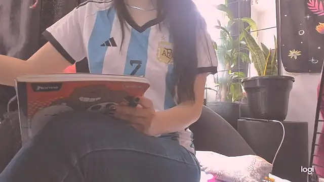 Snapshot of MYFAVOURITESTRAGER chatting on December 3, 2025, 4:17 pm MYFAVOURITESTRAGER online show from December 3, 2025, 4:17 pm