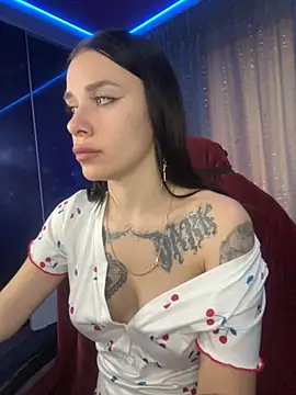 Queen of pain online show from November 10, 2025, 5:45 am