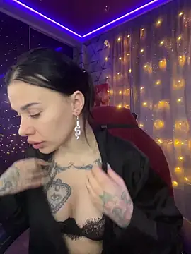 Snapshot of Queen_of_pain chatting on December 19, 2025, 6:38 am Queen of pain online show from December 19, 2025, 6:38 am