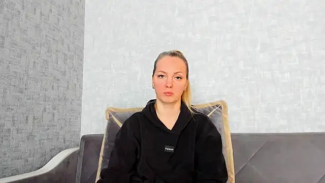 iam Venus online show from April 16, 2026, 11:44 am