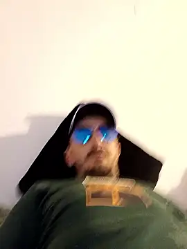 Snapshot of Adriandan1982 chatting on April 15, 2026, 6:12 pm Adriandan1982 online show from April 15, 2026, 6:12 pm