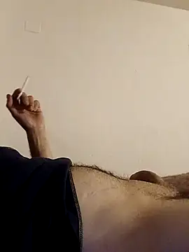 Snapshot of Adriandan1982 chatting on April 15, 2026, 3:34 am Adriandan1982 online show from April 15, 2026, 3:34 am